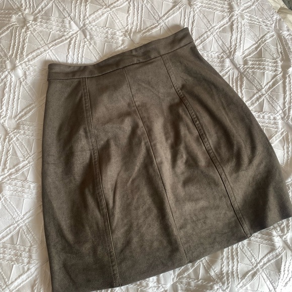 Wilfred Free Faux Suede Button Up Skirt - Picture 4 of 6